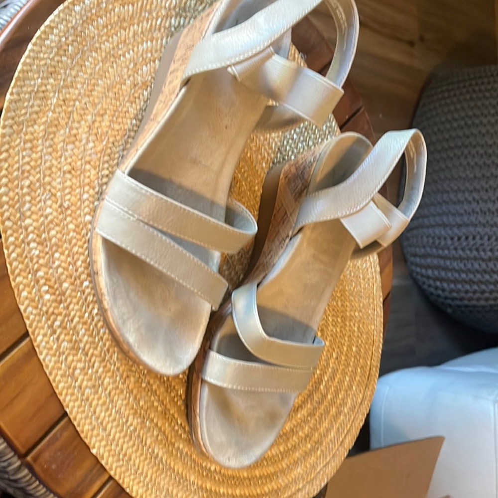 Cute summer sandals!